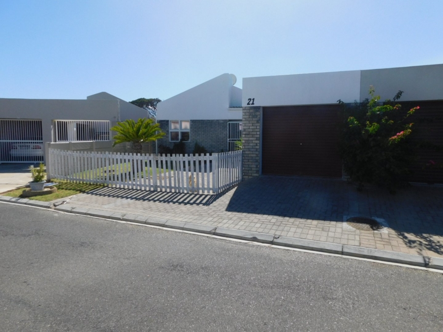 2 Bedroom Property for Sale in Sea Breeze Western Cape